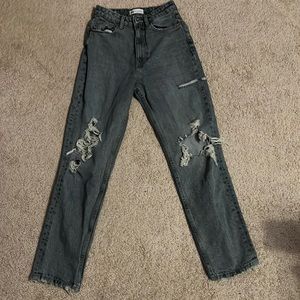 ripped mom jeans in good condition, never worn